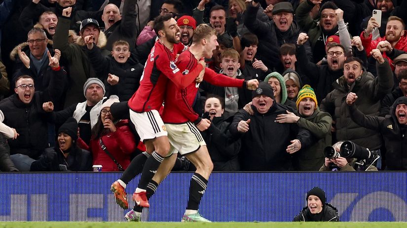  Hojlund and Bruno celebrate in front of an ecstatic crowd (© Naomi Baker/Getty Images)