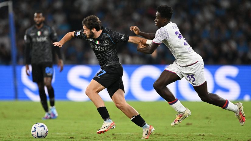 Khvicha against Fiorentina in their recent Serie A clash (©Francesco Pecoraro/Getty Images)