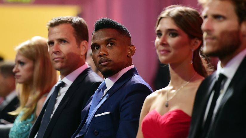Samuel Eto'o attends a ceremony along Oliver Bierhoff (©Shaun Botterill/Getty Images)