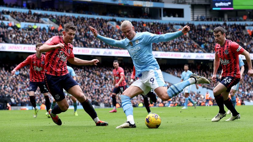 Everton put up a wall at the Etihad for 70 minutes before Guardiola swung his blonde wrecking ball