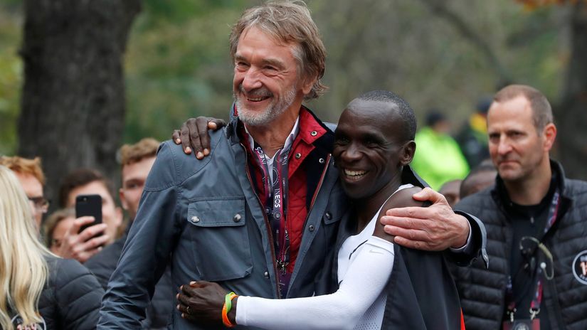 Kipchoge signs for Manchester United! And it's not even fake news