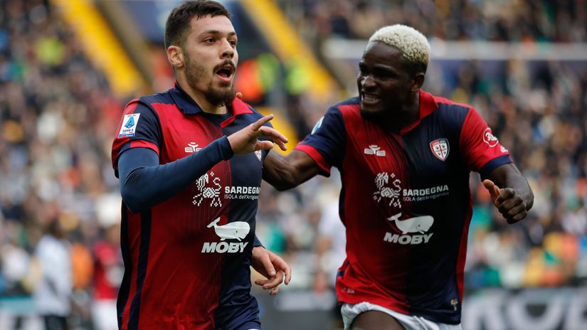 Zito (right) celebrates with his teammate Gaetano (©Timothy Rogers/Getty Imagesw)