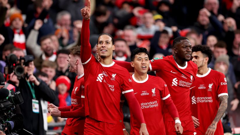 VVD and teammates celebrate (©Getty images sport)