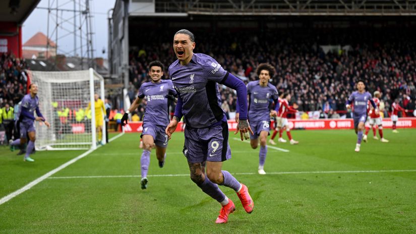 Darwin and the gang celebrate at City Ground (©Getty images sport)