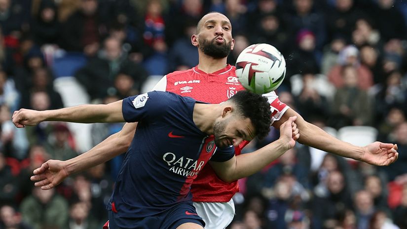 Parisians struggle on