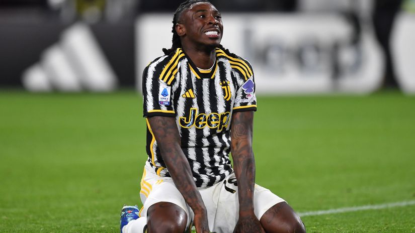 Moise Kean reacts after missing a chance against Atalanta (©Valerio Pennicino/Getty Images)