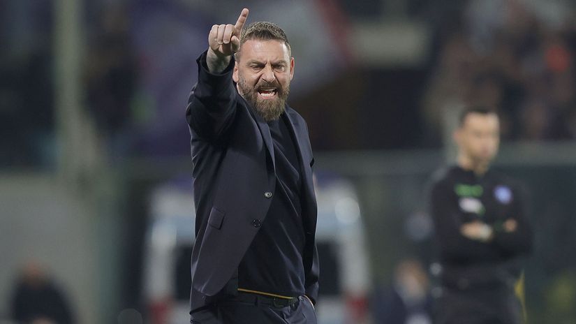 Daniele De Rossi reacts during a Roma game (©Gabriele Maltinti/Getty Images)