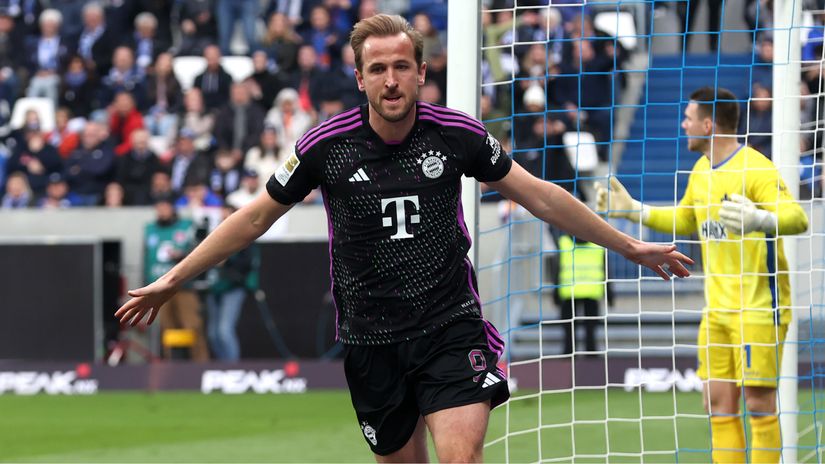 Harry Kane celebrates after scoring for Bayern Munich (©Alex Grimm/Getty Images)
