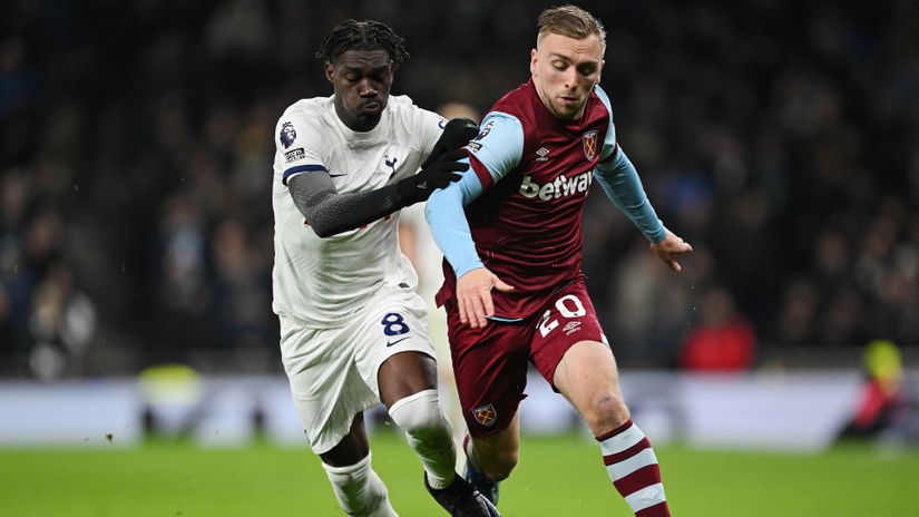 Tottenham's main task is to stay in front of Manchester United