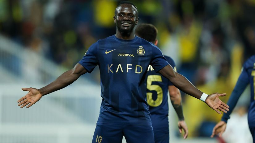 Sadio Mane celebrates (©Yasser Bakhsh/Getty Images)