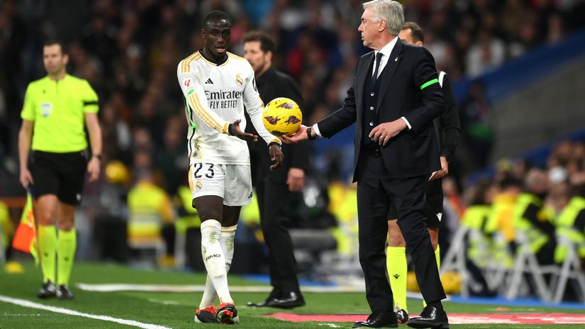 Ferland Mendy and Carlo Ancelotti (©Denis Doyle/Getty Images)