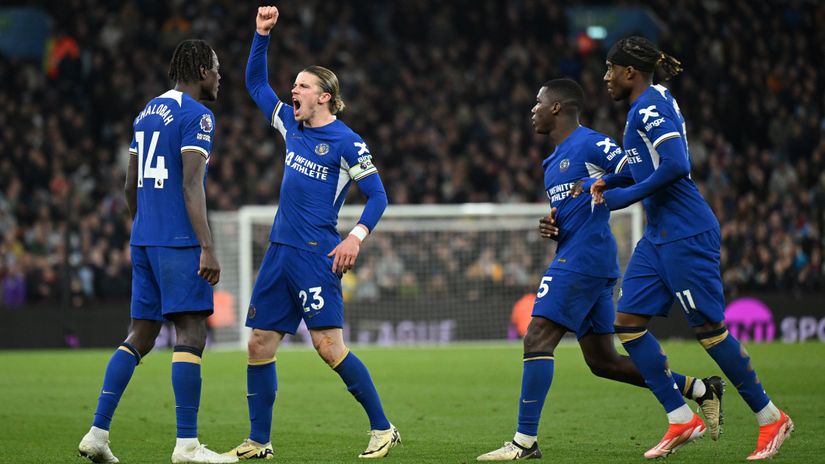 Gallagher and teammates celebrate after the equalizer (©Shaun Botterill/Getty Images)