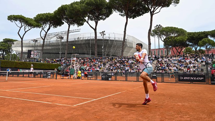 Novak Djokovic at training (©Getty Images)
