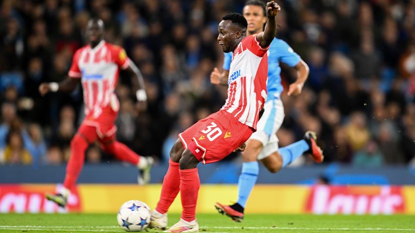 Osman Bukari in action for Red Star Belgrade against Manchester City in the Champions League (©Michael Regan/Getty Images)