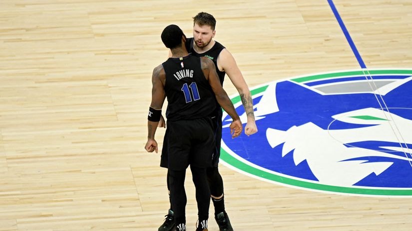 Doncic and Irving(©AFP)
