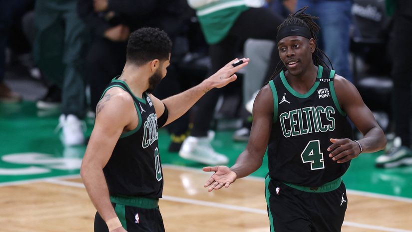 Jayson Tatum and Jrue Holiday(©AFP)