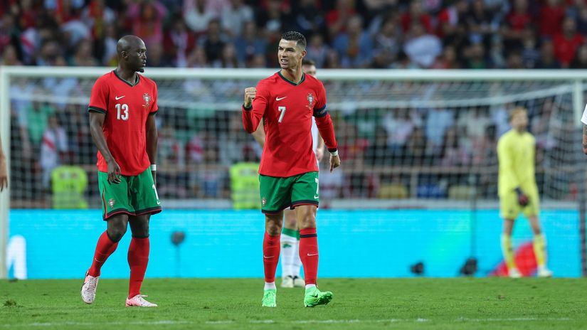 : Cristiano Ronaldo of Portugal celebrates scoring Portugal third and his second goal against Ireland (©Carlos Rodrigues/Getty Images)