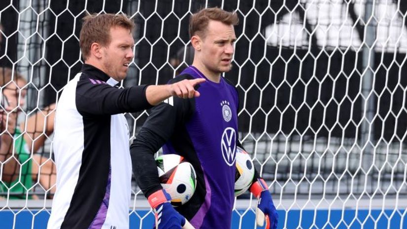 Julian Nagelsmann and Manuel Neuer in a training session(©Alexander Hassenstein/Getty Images)