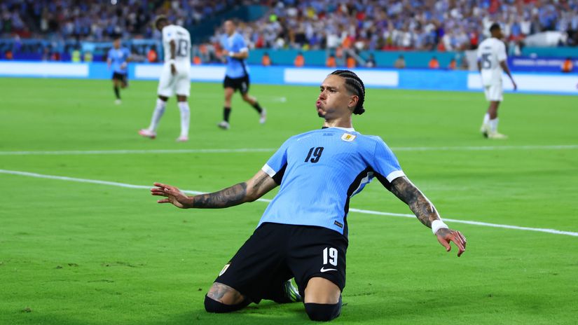 Darwin celebrates after scoring against Panama (©Megan Briggs/Getty Images)