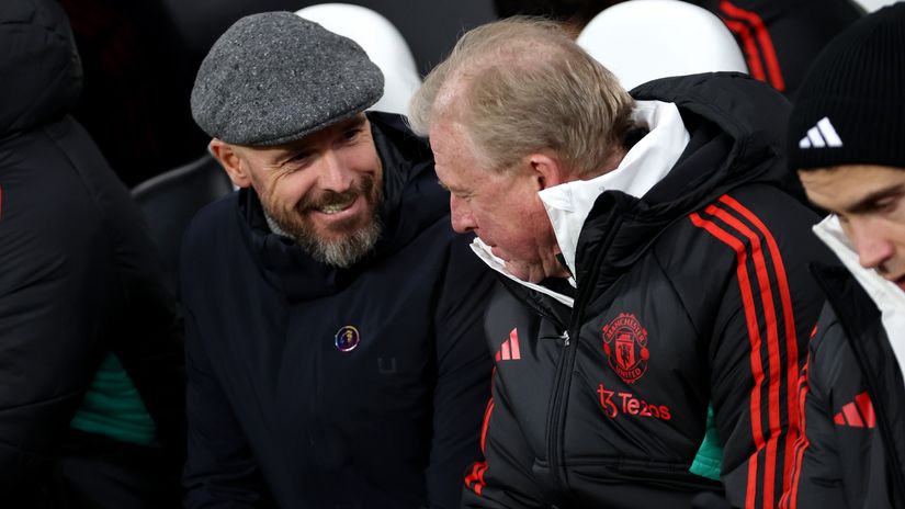 Manchester United coach contender for Nigeria dugout