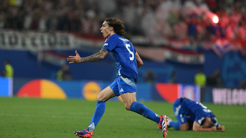 Ricardo Calafiori celebrates for Italy (©Claudio Villa/Getty Images for FIGC)