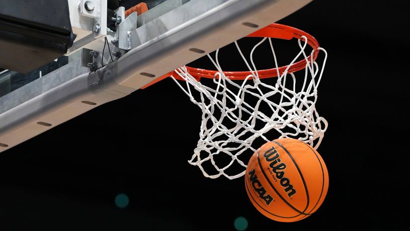 Revolution in the Philippines: four-point shot introduced!