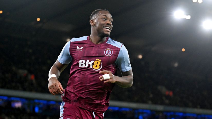 He might not change his colors but he could change his city - Jhon Duran (©Getty Images)