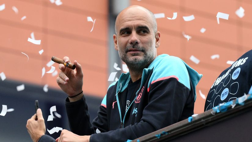 He extends it, he extends it not - Pep's contract situation tortures Man City fans