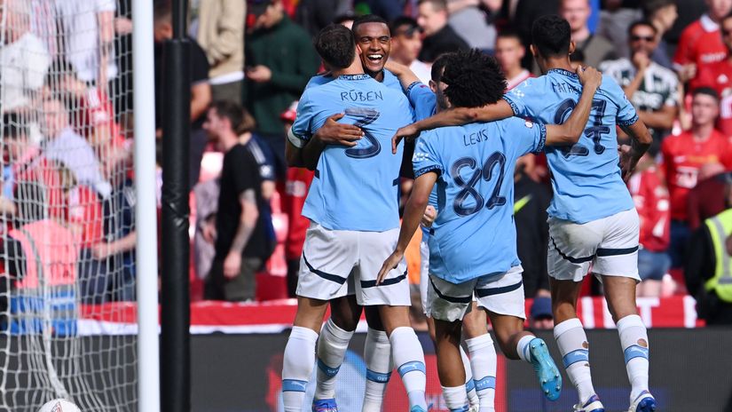 The Cityzens celebrate Akanji's winning penalty(©Stu Forster/Getty Images)