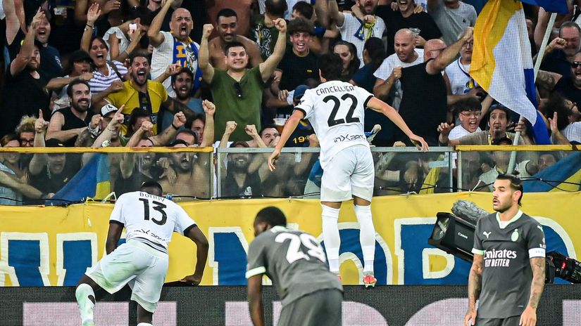 Cancellieri celebrates the goal that stunned Milan(©AFP)