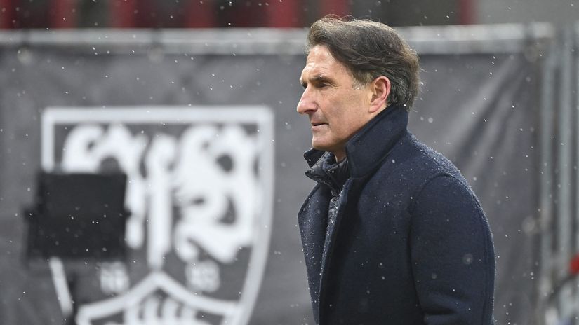 Nigeria appoint a coach with a losing record