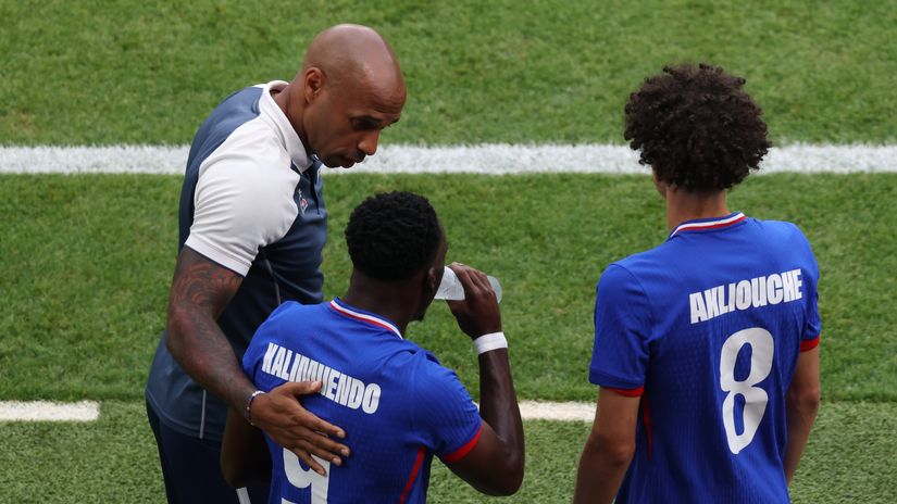 Henry with France's U-23 players during the recent Olympic Games (©Pascal Le Segretain/Getty Images)