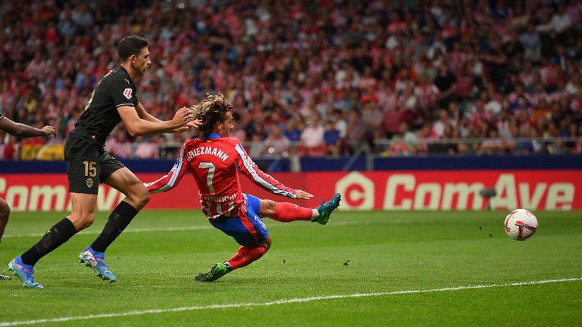 Griezmann nets the second for Atletico(©Denis Doyle/Getty Images)