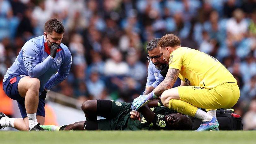 Wissa being treated after injury (©Getty Images)