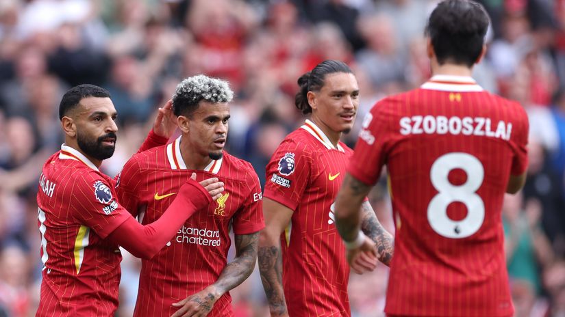 Salah, Diaz, Darwin and Szoboszlai celebrate (©Alex Livesey/Getty Images)