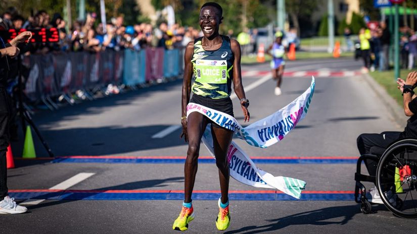 Chemnung leads Kenyan sweep at tRUNsylvania 10K, Kinyanjui claims men's title