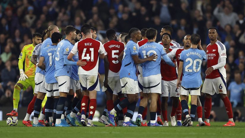 Players from both teams clash at Etihad (©Action Images via Reuters/Jason Cairnduff)