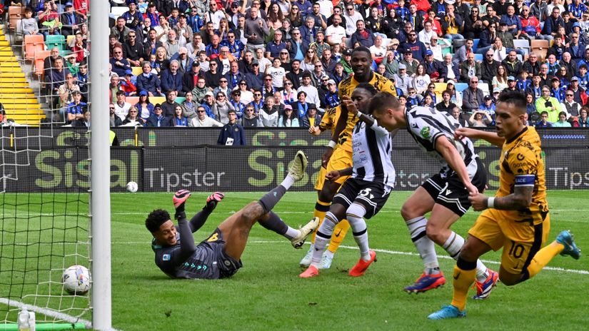 Lautaro scoring (©AFP)