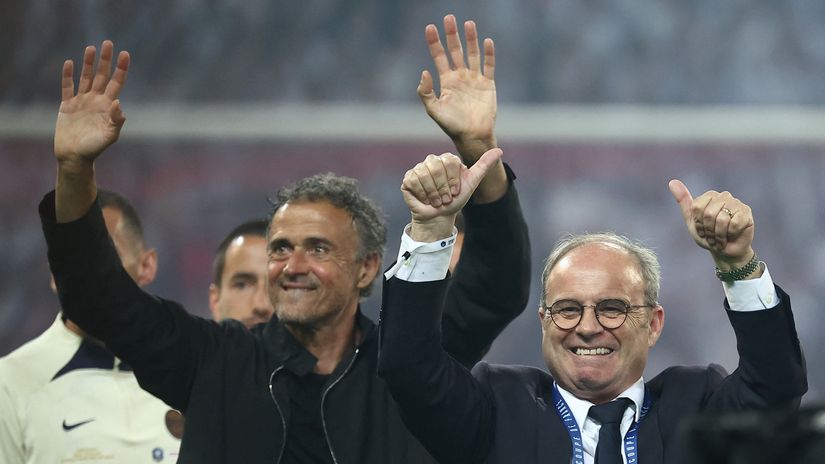 Enrique happy to extend at PSG