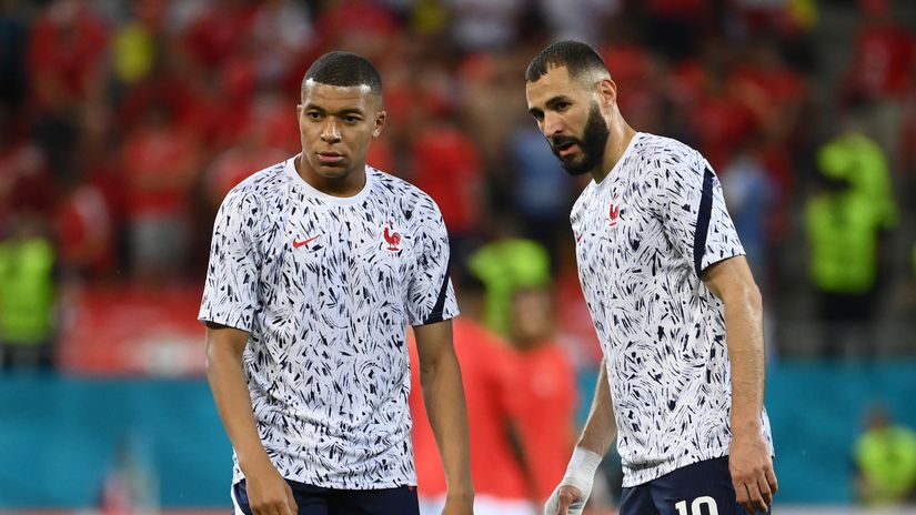 Mbappe & Benzema while playing for the French national team (©Getty Images)