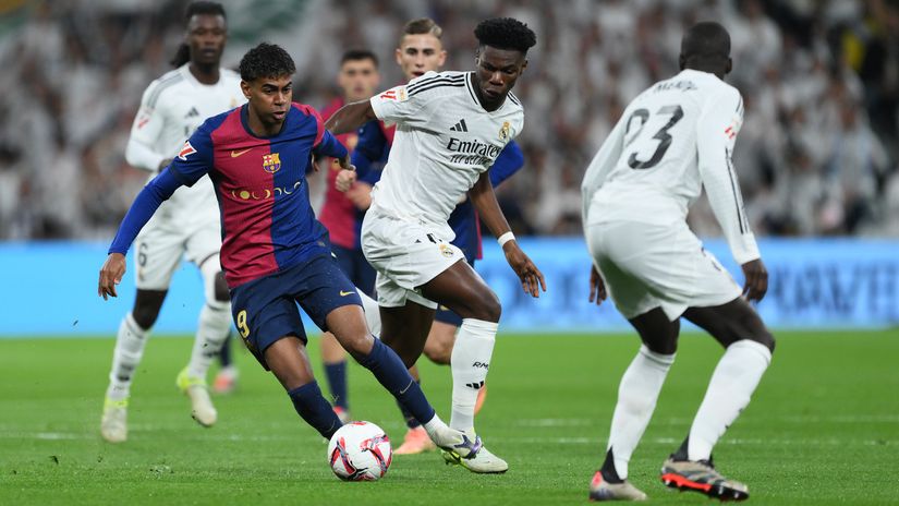 Tchouameni trying to stop Yamal during the recent El Clasico (©David Ramos/Getty Images)