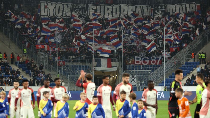 Olympique Lyon fans show their support against Hoffenheim in the UEFA Europa League (©Adam Pretty/Getty Images)