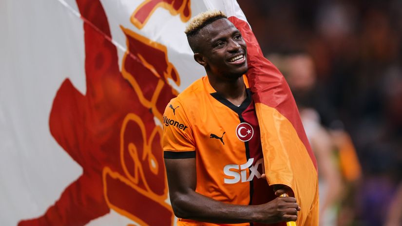 Osimhen seems genuinely happy in Turkey(©Ahmad Mora/Getty Images)