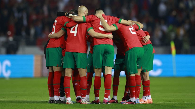 The Moroccan team's pre-game talk(©Reuters/Juan Medina/Gallo Images)