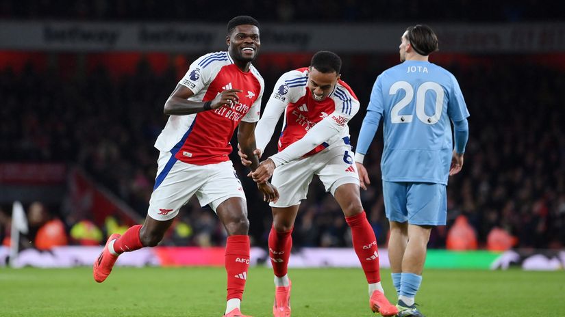 Partey and Gabriel celebrate the Ghanaian's goal(©Justin Setterfield/Getty Images)