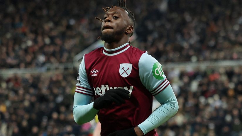 Wan Bissaka celebrates at St James' Park after scoring (©Lee Smith/Action images via Reuters)
