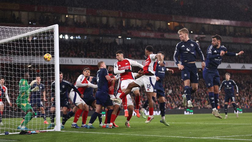 Timber scores for Arsenal (©Julian Finney/Getty Images)