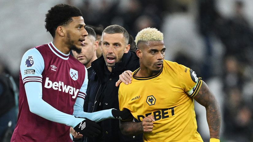 The situation that cost Lemina his captaincy(©Justin Setterfield/Getty Images)