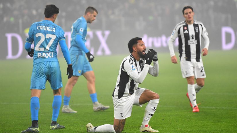 Candela and Crnigoj of Venezia & Luiz and Fagioli of Juventus(©Valerio Pennicino/Getty Images)