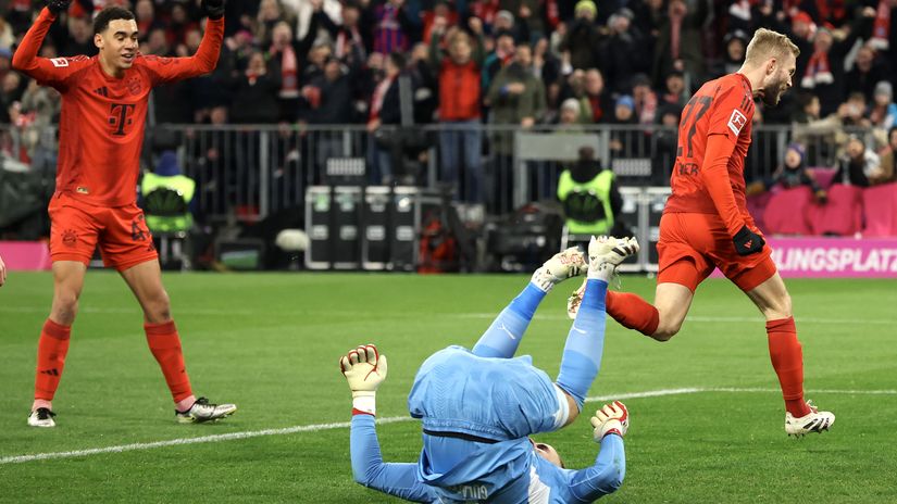 Konrad Laimer and Jamal Musiala celebrate against RB Leipzig (©Alexander Hassenstein/Getty Images)
